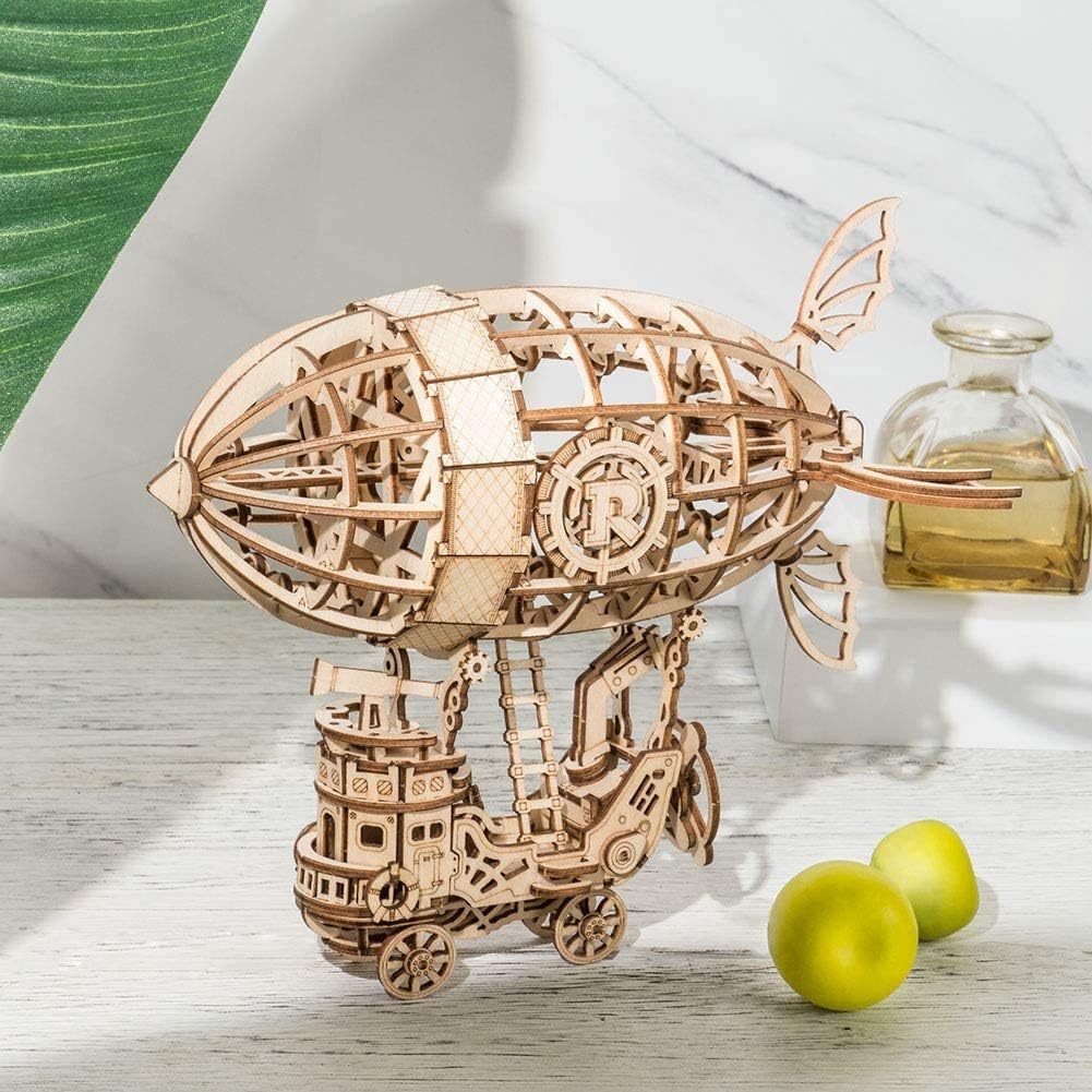 Steampunk Luftschiff – Holzbausatz Fahrzeug als Deko und zum Spielen