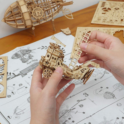 Steampunk Luftschiff – Holzbausatz Fahrzeug als Deko und zum Spielen