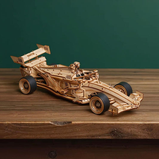 Rennwagen – Holzbausatz mit mechanischem brüllenden Motor