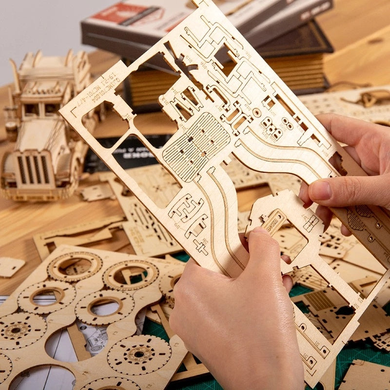 Grand Prix Rennwagen – Holzbausatz Fahrzeug als Deko und zum Spielen